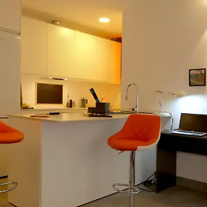 apartment-with-two-suites-in-the-center-of-malaga.hotelsinnerja.org/